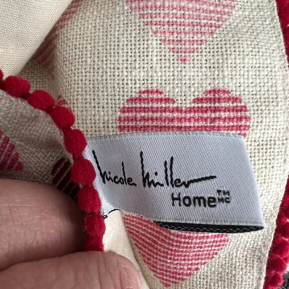 Nicole Miller Home 19" Ombre Heart Embroidered Love Placemats Kitchen Set of 4 - Picture 4 of 6